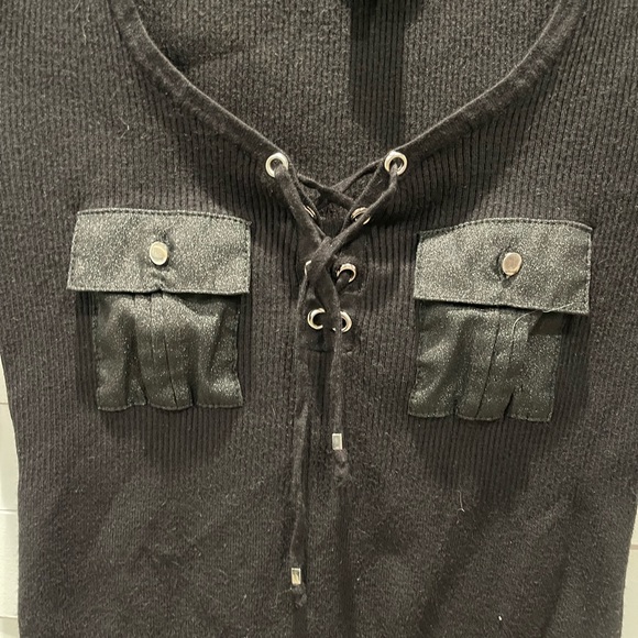 White House Black Market Top - Picture 2 of 4